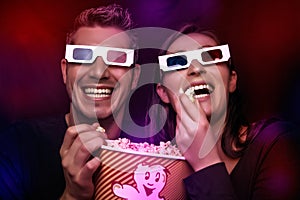 Entertaining cine with popcorn photo