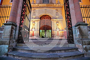 Entrance of Basilica of Our Lady of Guanajuato BasÃ­lica de Nuestra Senora de Guanajuato