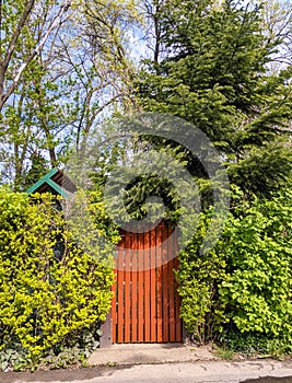 The entrance gate of a holiday home in Arad, Arad County, Romania