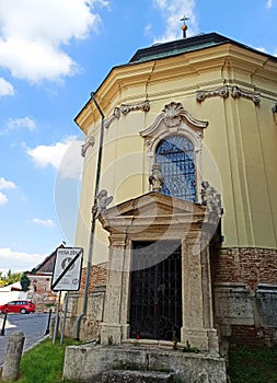 Vstupní brána do katakomb starého města Trnava, Slovensko
