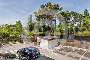 Entrance guardhouse to an office