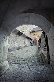 Vstup na nádvoří středověkého Oravského hradu, Slovensko