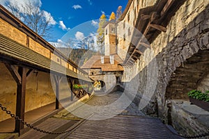 Vstup na nádvorie stredovekého Oravského hradu, Slovensko