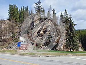 entry to the mount robson park