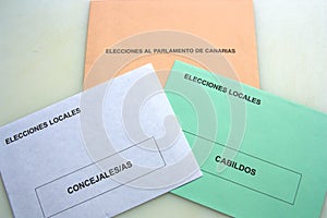 Envelopes for the Elections on Canary Islands: envelopes and ballots