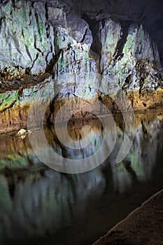 Eons of Flow Marked in Akiyoshi Cave