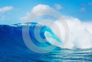 Epic Waves, Perfect Surf