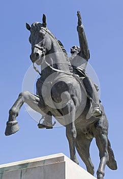 Equestrian scuplture of Simon Bolivar by Emilio Luiz Campos in Seville photo