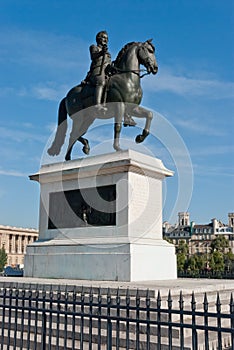 Equestrian statue of Henry IV on the Pont Neuf