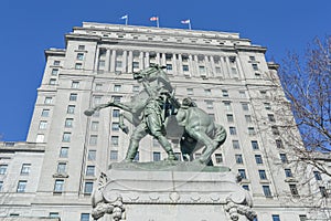 Equestrian statue was sculpted by George W. Hill
