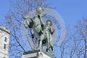 Equestrian statue was sculpted by George W. Hill