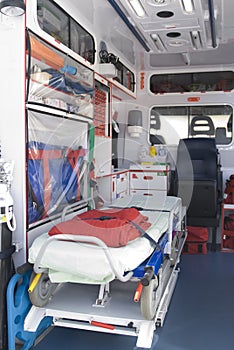 Equipament into the emergency vehicle