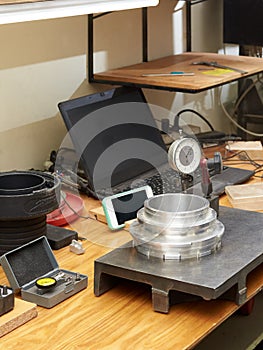 Equipment for checking the quality of machining parts on a milling machine