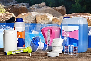 Equipment with chemical cleaning products and tools for the maintenance of the swimming pool.