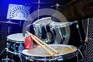 Equipment for learn to play drum set