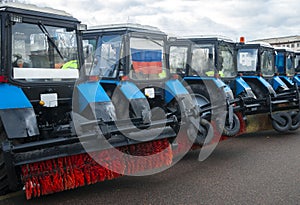 Equipment for mechanized cleaning of streets and roads from garbage and snow