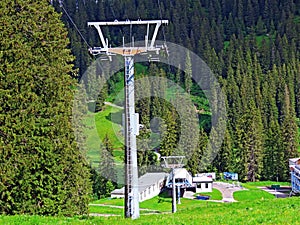 4er Sesselbahn Sternen zum Klein Sternen or 4-seater Chairlift Hoch-Ybrig - Seebli Kl. Sternen on the slopes of the Schwyz Alps