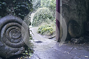 The espiral in the chalice well photo