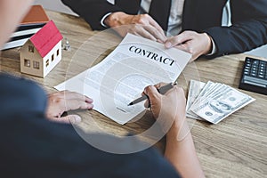 Estate agent broker reach contract form to client signing agreement contract real estate with approved mortgage application form,