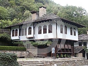 Ethnographic complex Etara