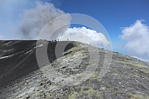 Etna - Bordo del cratere Bocca Nuova