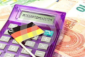 Euro banknotes, calculators and integration costs
