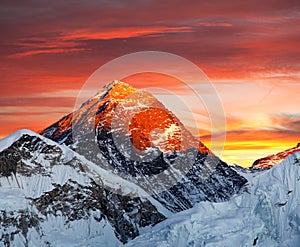 Evening colored view of Mount Everest from Kala Patthar