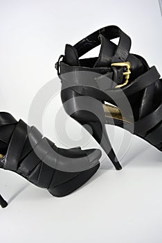 Evening sandals with beautiful golden insole and twisted leather ribbon.