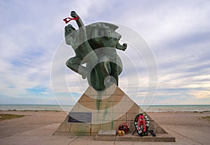 The Evpatoria monument to the sailors-paratroopers.