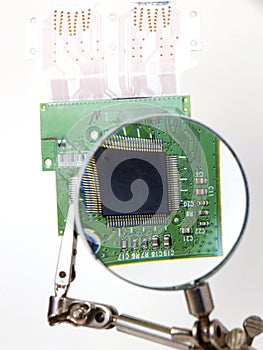 Examine computer pcb