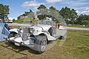 Excalibur (automobile) photo