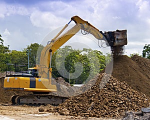 Excavating Machine screening soil