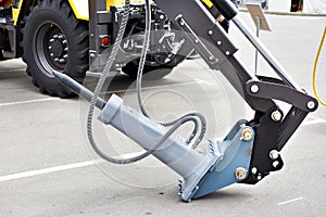 Excavator attachment hydraulic breaker