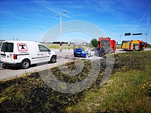 Exclusive sports car caught fire in the middle of the highway