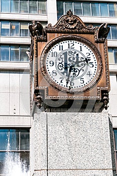 Exelon Plaza clock, Chicago