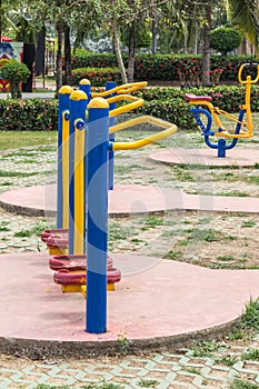 Exercise equipment pulic