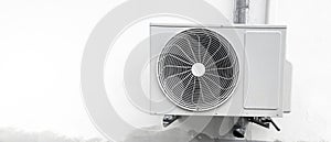 The exhaust fan for the air conditioner