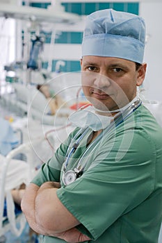 Experienced physician in ICU