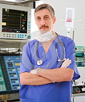 Experienced physician in ICU