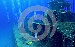 Exploring a shipwreck