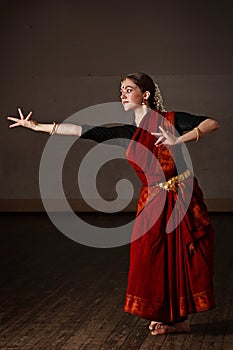 Exponent of Bharat Natyam dance photo