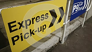 Express Pick-up Sign @ Sydney Airport