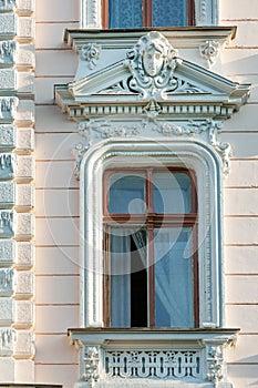 Exquisite window with molding