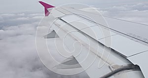 Extendable wing mechanization during airplane flight