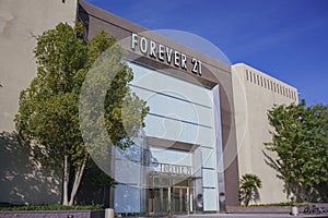 Exterior view of the famous Forever 21