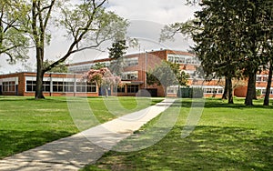 Exterior view of a typical American school building