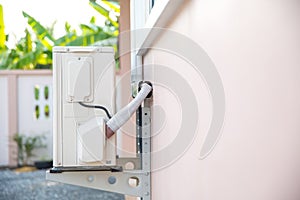 External split wall type of house air conditioner compressor