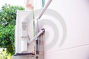 External split wall type of house air conditioner compressor