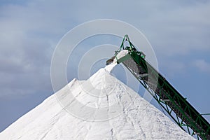 Extraction of salt