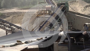 Extractive industry. Conveyor, plant and quarry for the extraction and production of gravel and sand for construction